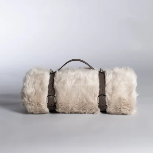 Miles – Arctic Fur Cat Blanket for Travel